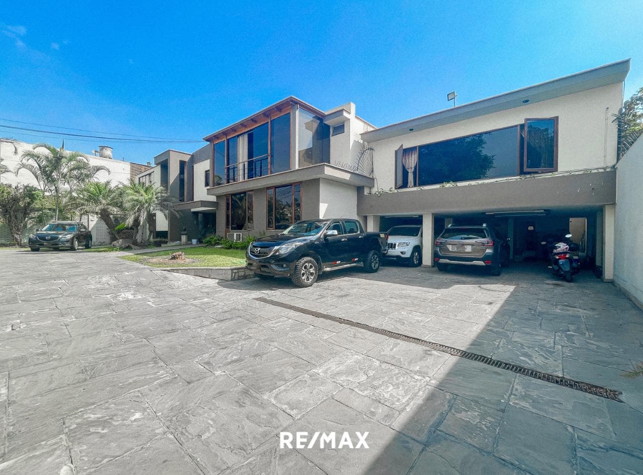 SE VENDE CASA COMO TERRENO EN SURCO — foto 4