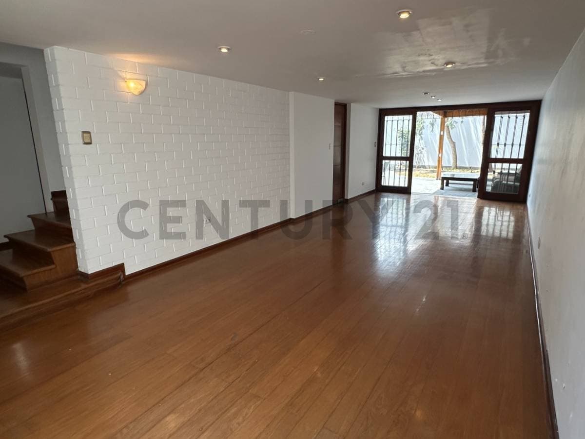 Venta de hermosa y acogedora casa en Surco — foto 1