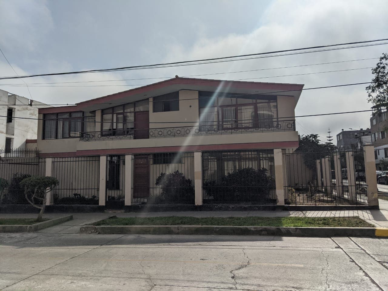 CASA COMO TERRENO OCASION SURCO CERCA  AV. CASTILLA — foto 4