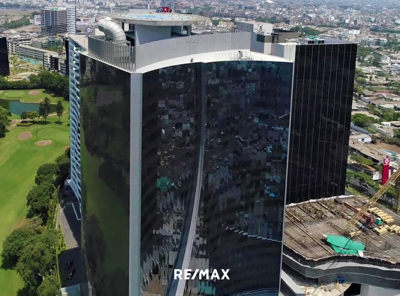 EXCLUSIVA OFICINA PREMIUM FRENTE AL GOLF LOS INCAS — foto 1