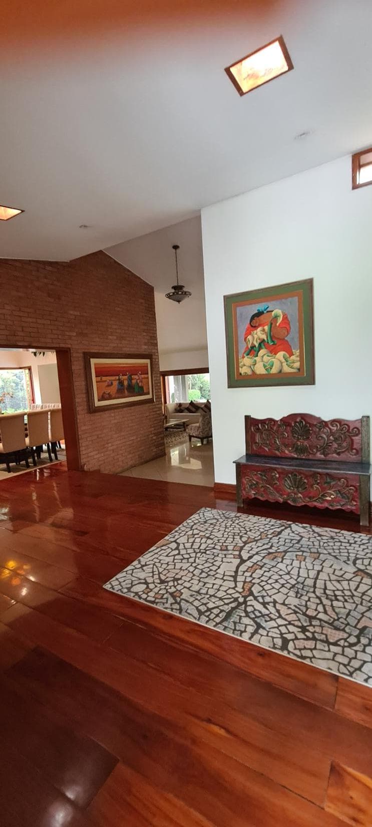 VENTA DE LINDA Y AMPLIA  CASA CON PISCINA  DE 2000 M2 EN LA MOLINA — foto 1