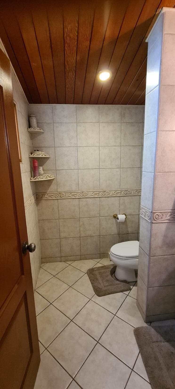 VENTA DE LINDA Y AMPLIA  CASA CON PISCINA  DE 2000 M2 EN LA MOLINA — foto 3