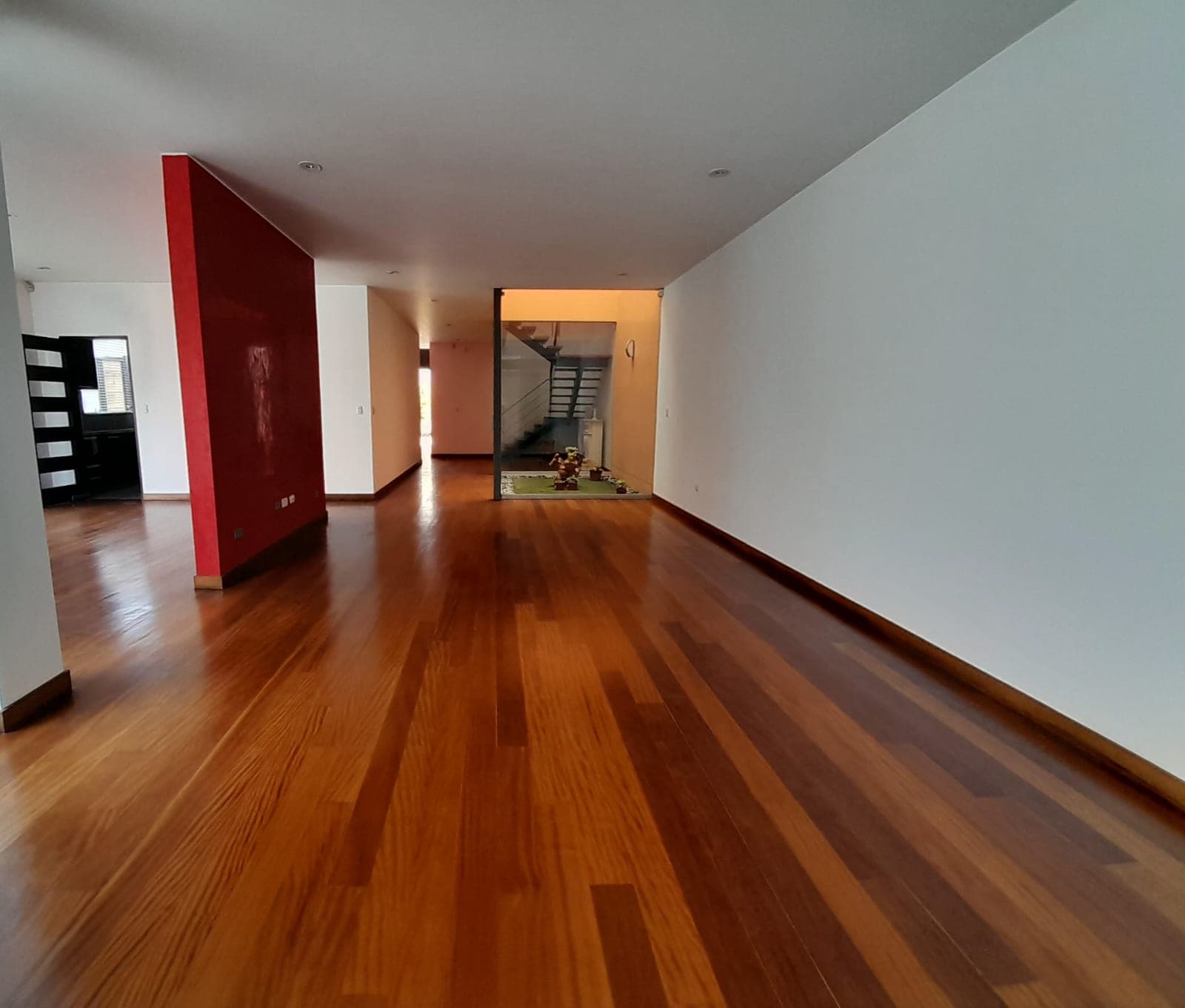 CASA EN LAS LAGUNAS DE LA MOLINA — foto 1