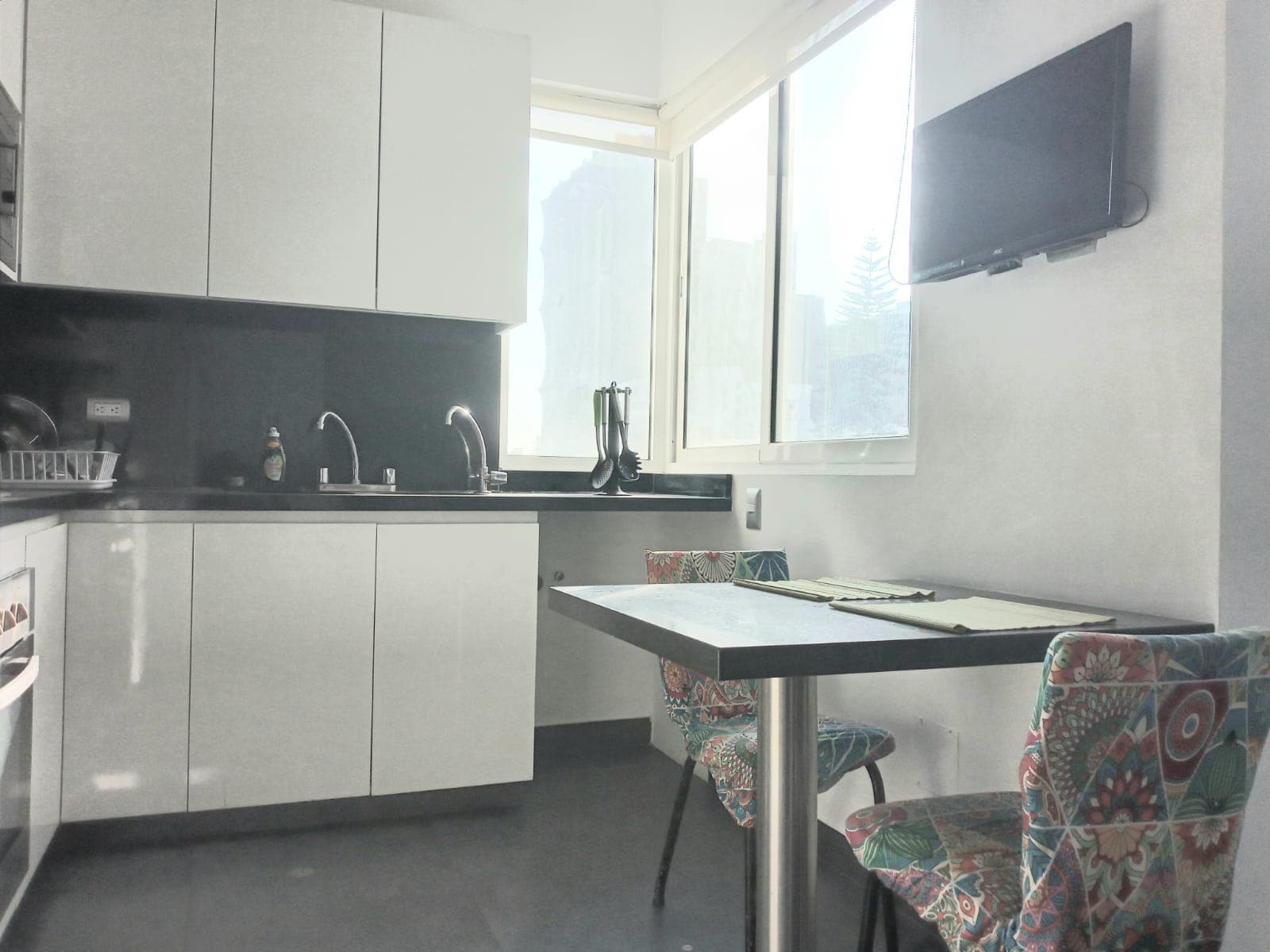 SE vende comodo y espacioso departamento en la centrica av salaverry san isidro — foto 11