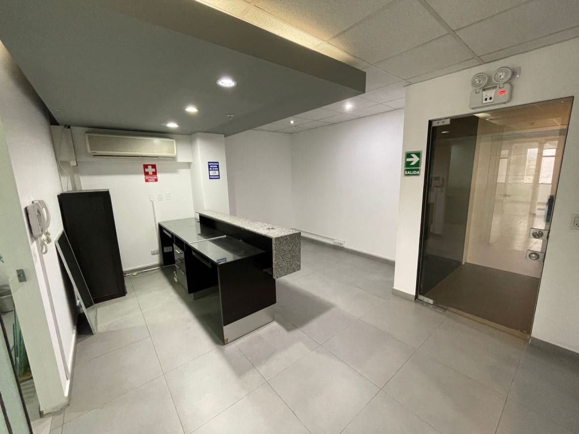 "El Trigal" - Lidera El Éxito en Esta Amplia Oficina con 2 Cocheras y Depósito — foto 2