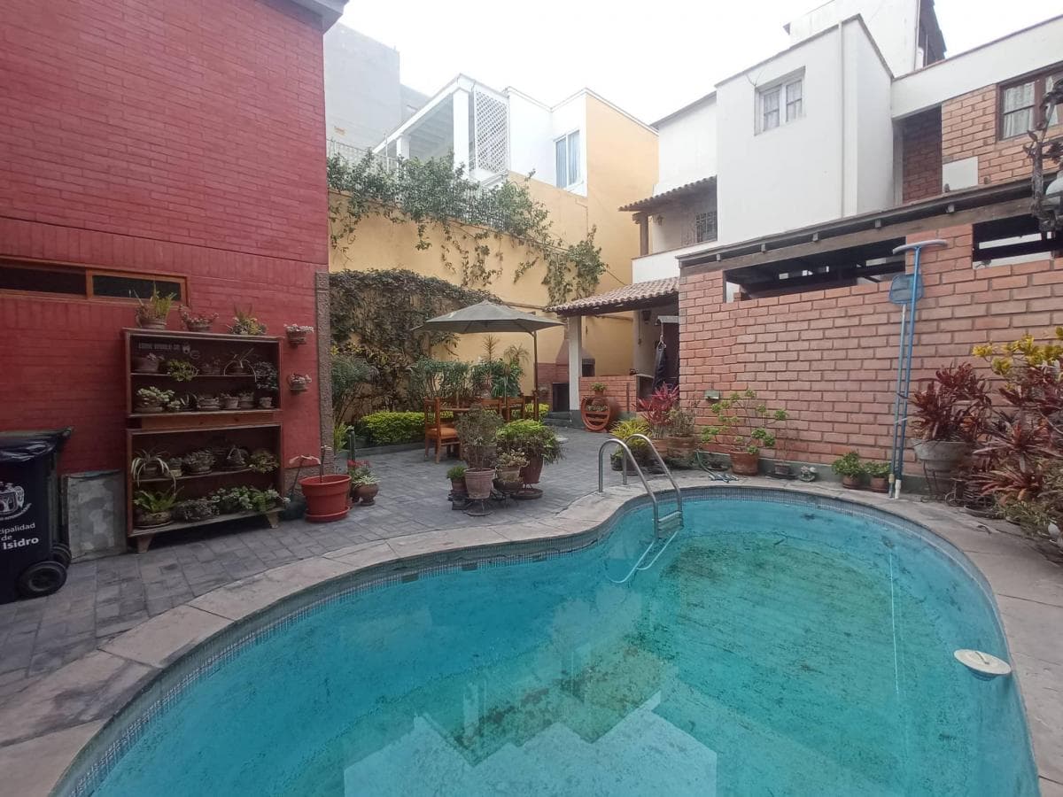 BAJO PRECIO!!!! VENTA COMO TERRENO O CASA SAN ISIDRO — foto 1