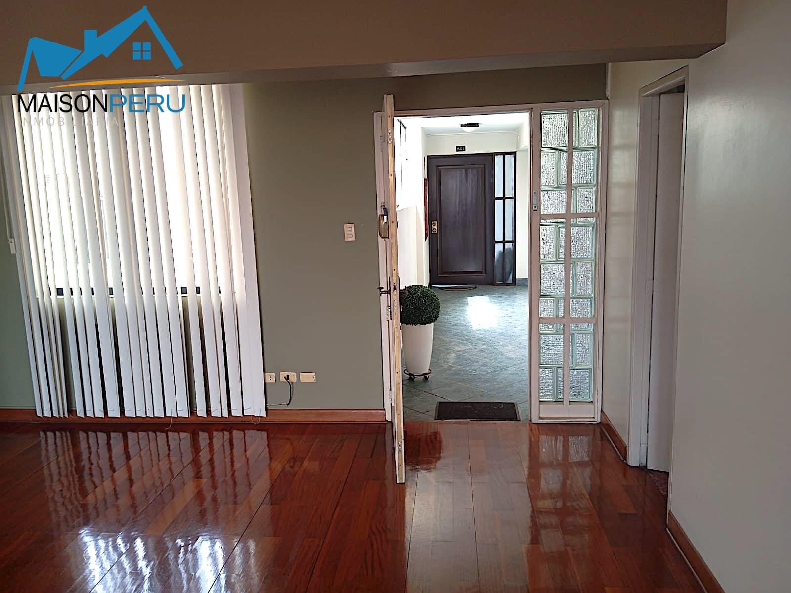 DEPARTAMENTO EN VENTA EN SAN ISIDRO – ZONA CORPAC Ref 859 — foto 2