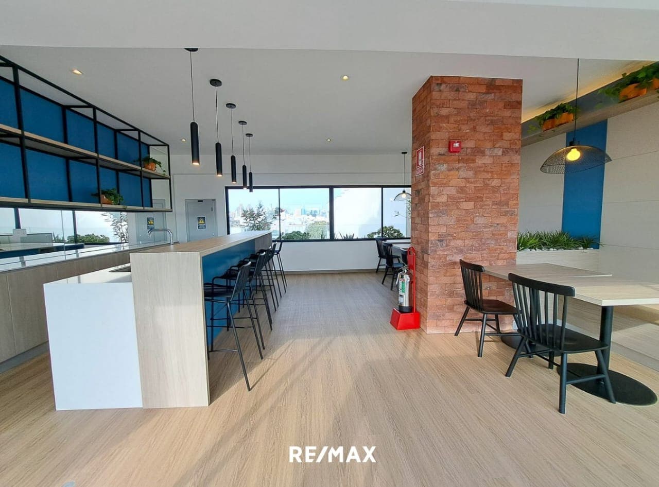 Departamento En Venta En Miraflores, Con Cochera Y Vista Externa — foto 6