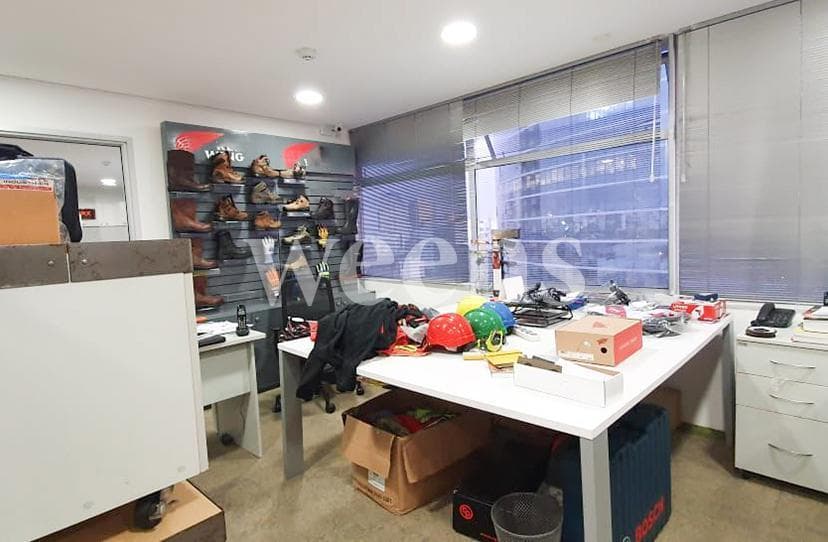 WEENS VENDE OFICINA EN SAN ISIDRO . MUY BUENA UBICACIÓN Y DISTRIBUCIÓN — foto 4