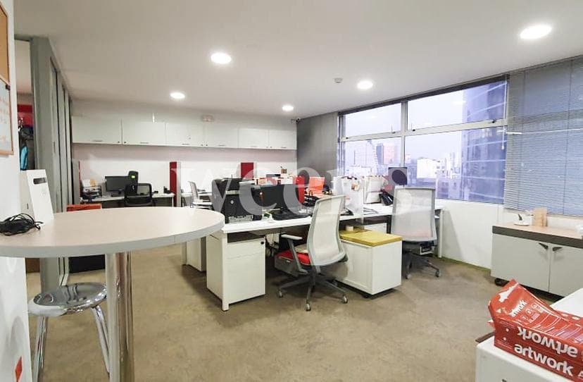 WEENS VENDE OFICINA EN SAN ISIDRO . MUY BUENA UBICACIÓN Y DISTRIBUCIÓN — foto 6