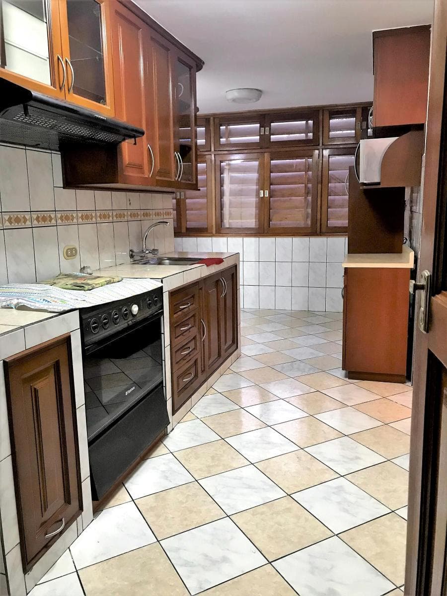 Excelente ubicación - límite con San Isidro - cerca Av. Aramburú / JV /922049556 — foto 3