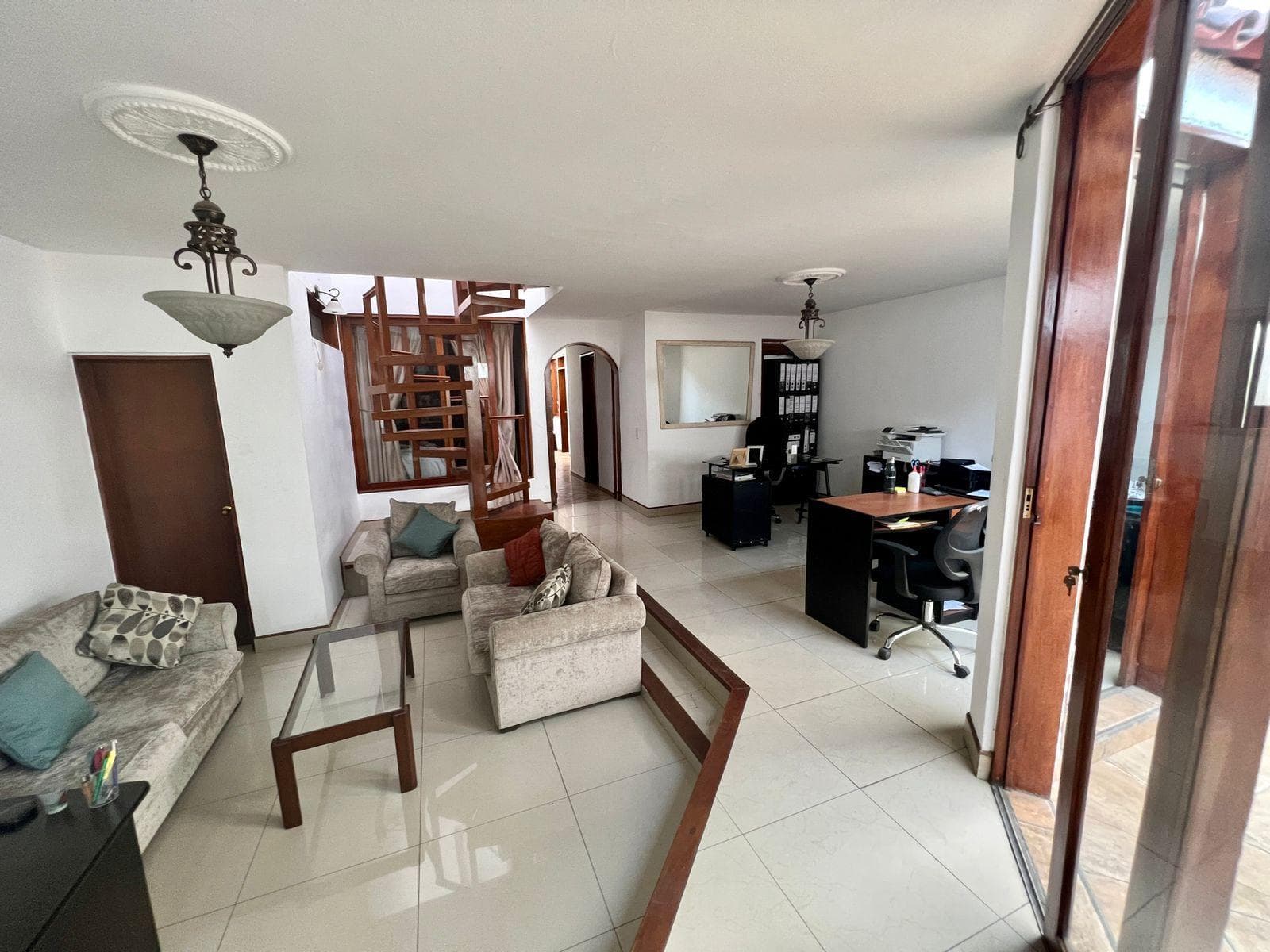 AMPLIA CASA EN VENTA EN LA MOLINA — foto 3