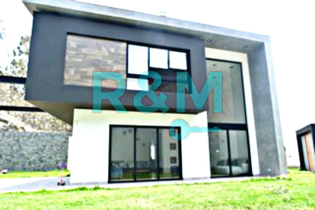 SE VENDE EXCLUSIVA CASA EN LA PLANICIE - OFERTE¡¡¡