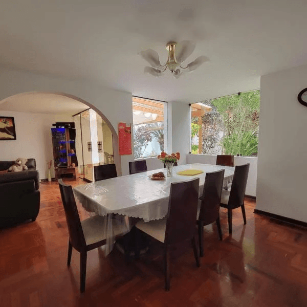 LINDA CASA EN SURCO LMITE CON MIRAFLORES — foto 1