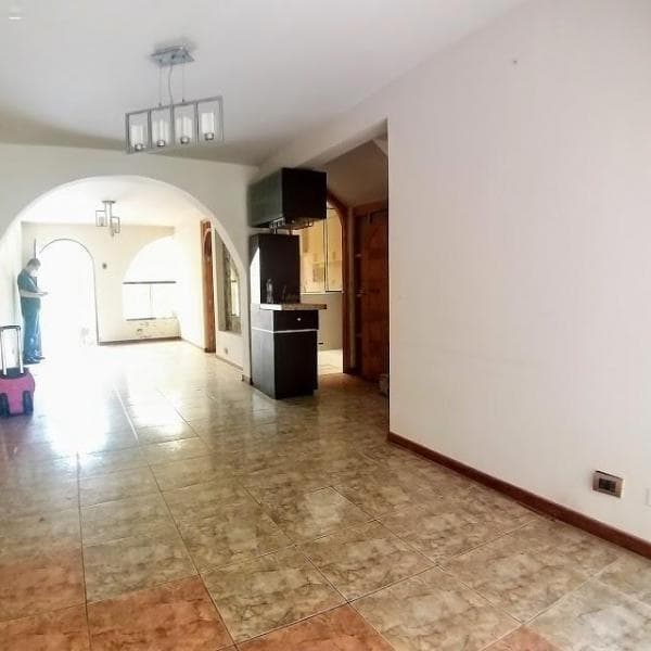 VENDO CASA DE  PISOS URB COLINAS DE LA MOLINA — foto 11