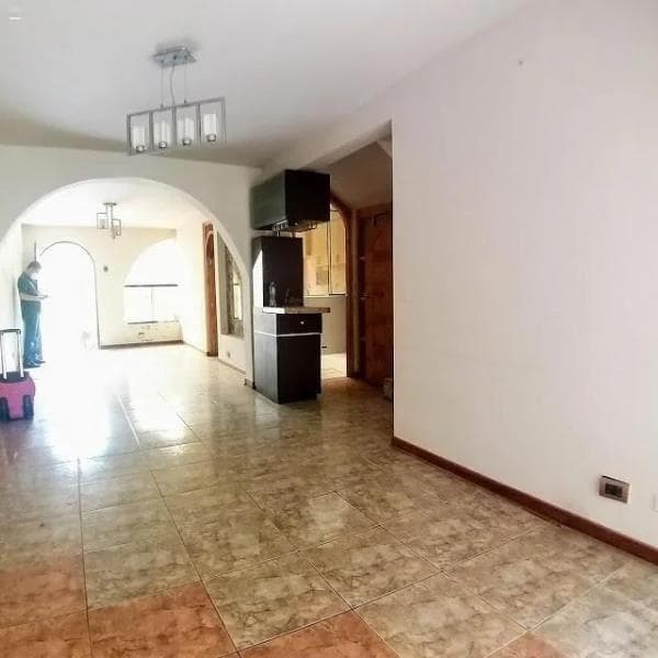 VENDO CASA DE  PISOS URB COLINAS DE LA MOLINA — foto 10