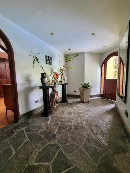 VENDO CASA CON DOBLE FRENTE URB LOMAS DE LA MOLINA  USD — foto 1