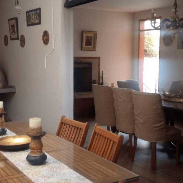 Bella casa de un solo nivel en la Urb Camacho
