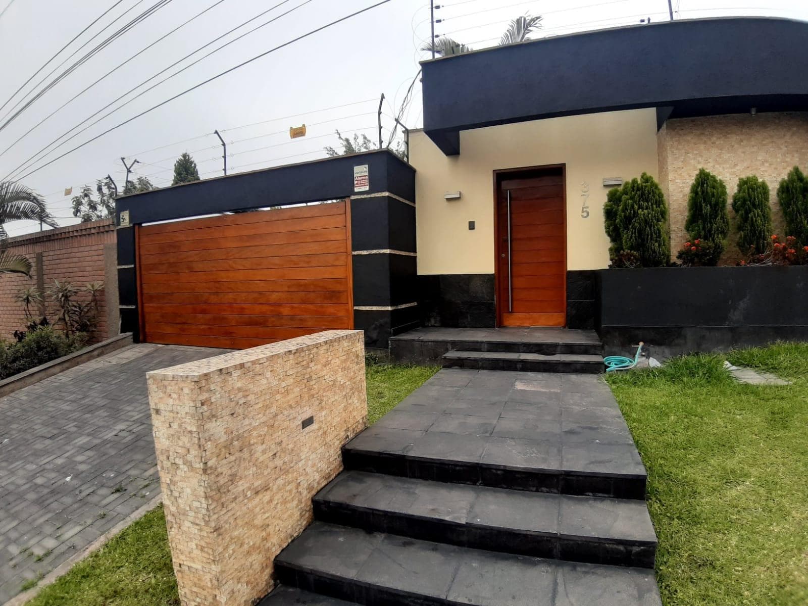 VENDO ESPECTACULAR CASA EN LA MOLINA — foto 2