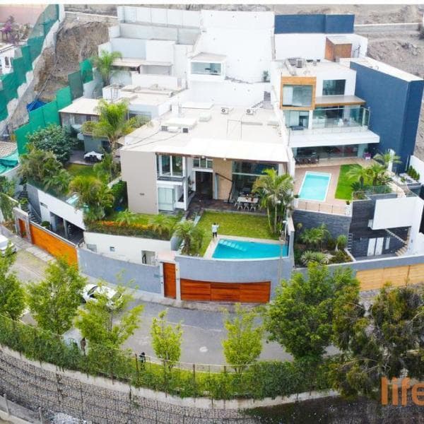 HERMOSA CASA EN LA MOLINA UBICADA EN UNA SUPER ZONA — foto 1