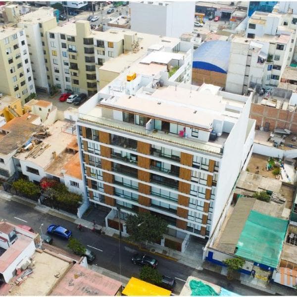 Departamento en el corazón de Miraflores de 01 habitacion — foto 1