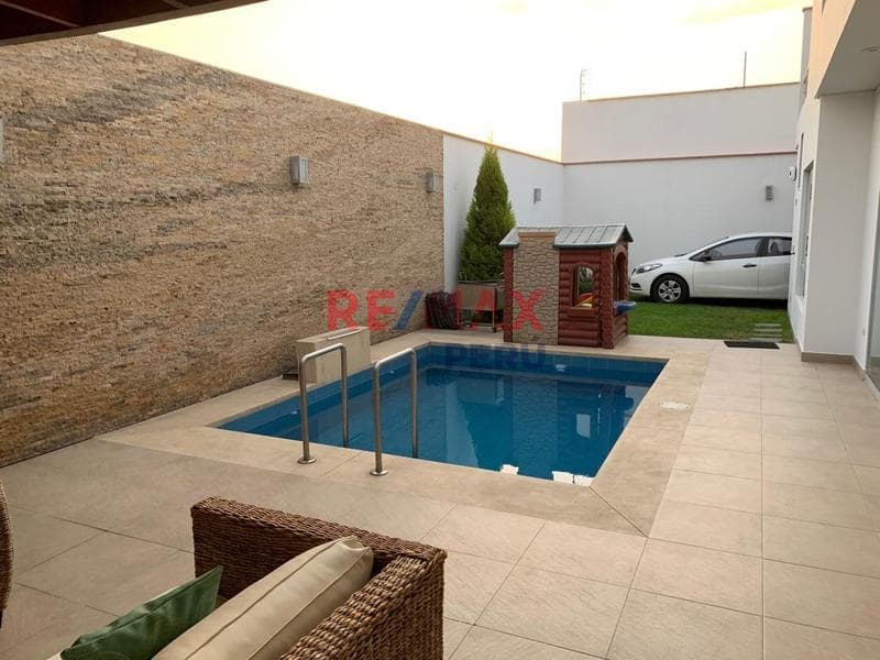 Bella casa de 5 dorm. Con piscina. Conjunto cerrado — foto 6