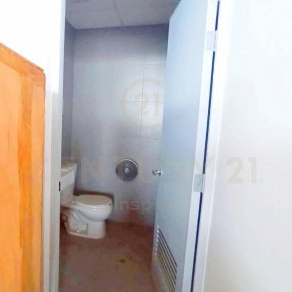 ¡GRAN OPORTUNIDAD! VENTA DE OFICINA EN CASCO EN LA MEJOR ZONA DE LA MOLINA — foto 11