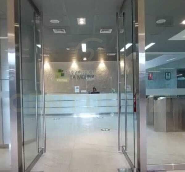 ¡GRAN OPORTUNIDAD! VENTA DE OFICINA EN CASCO EN LA MEJOR ZONA DE LA MOLINA — foto 4