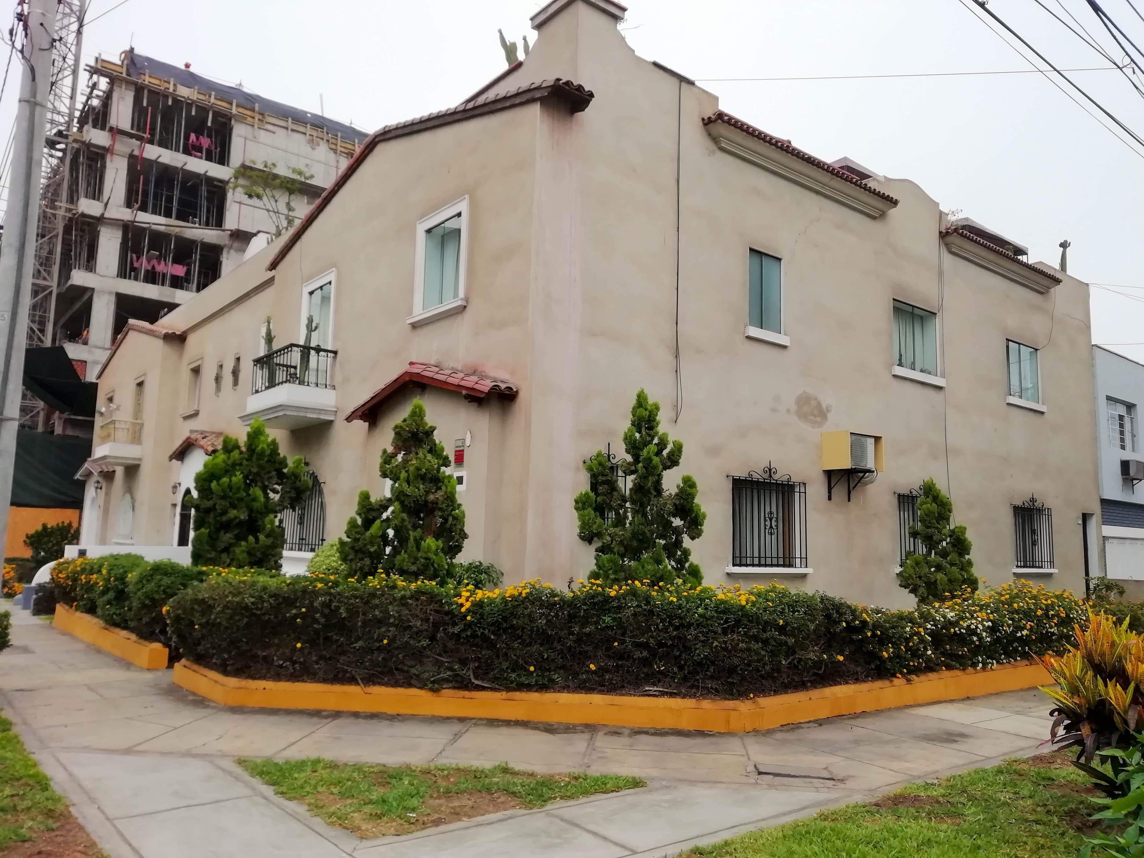 OCASION VENTA DE CASA EN MIRAFLORES LIMITE CON SAN ISIDRO