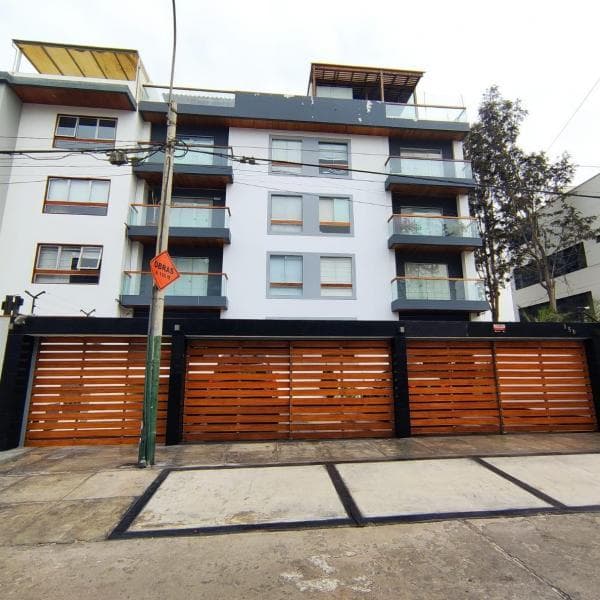 Vendo Departamento DUPLEX en SURCO lmite con Miraflores — foto 1