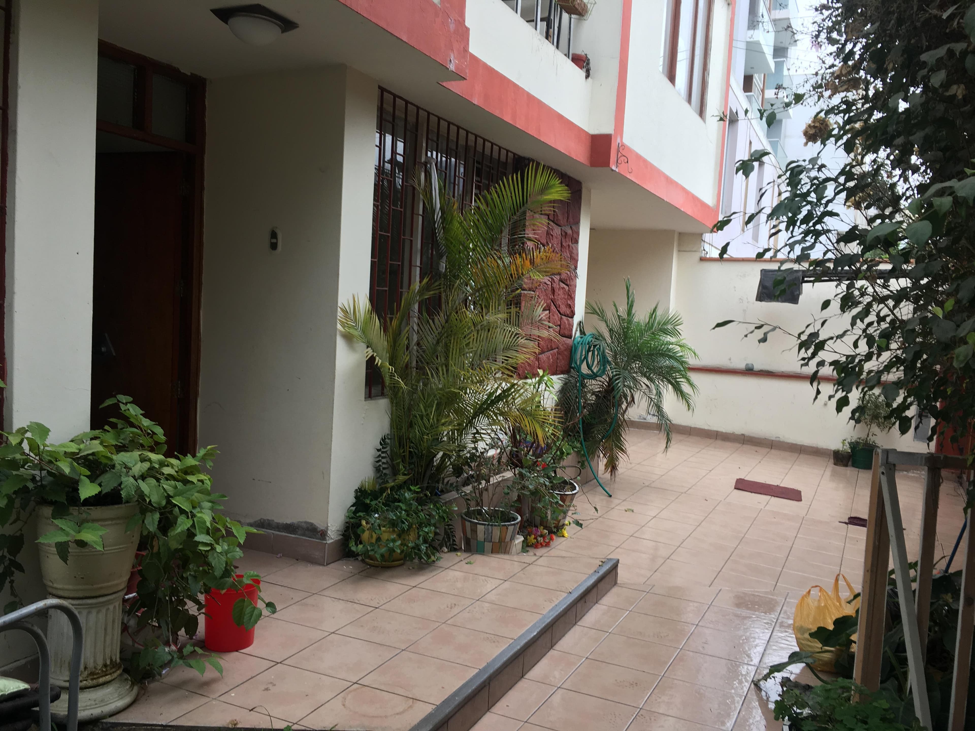 Venta Casa en Gaviotas, Urbanización Limatambo - Surquillo limite con San Isidro — foto 3