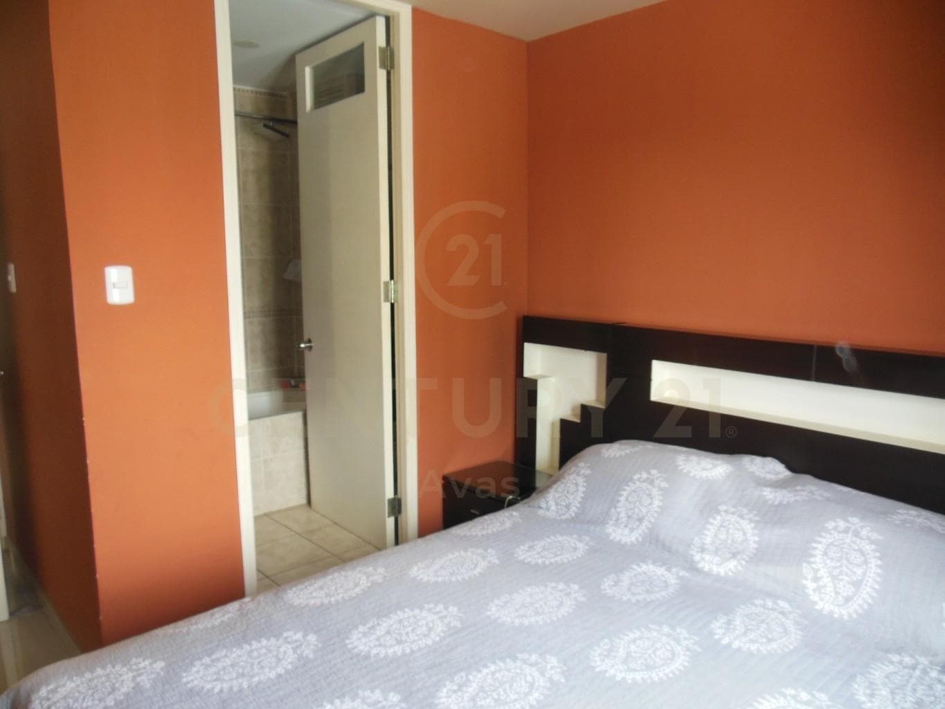 OPORTUNIDAD UNICA TRIPLEX EN VENTA MIRAFLORES — foto 9