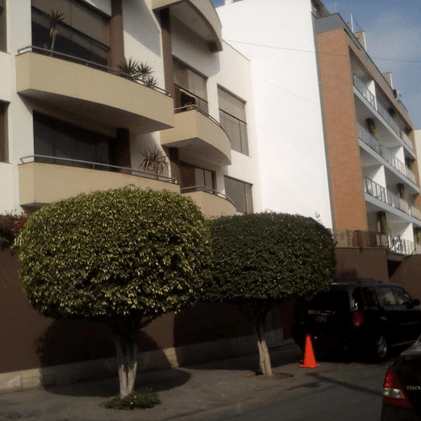 BAJO DE PRECIO GRAN OPORTUNIDAD  VENDO DPTO PRIMER PISO EN SURCO CHACARILLA — foto 2