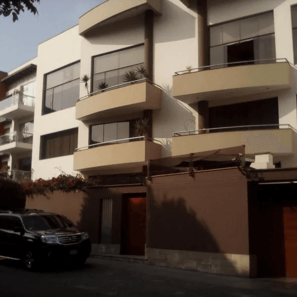 BAJO DE PRECIO GRAN OPORTUNIDAD  VENDO DPTO PRIMER PISO EN SURCO CHACARILLA — foto 1