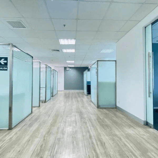 OCASION SE VENDE EMPRESA CON OFICINA — foto 1