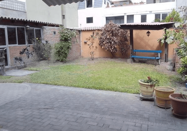 REMATO CASA EN TAMBO DE MONTERRICO CENTRO COMERCIAL CHACARILLA SURCO — foto 2