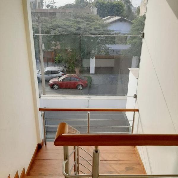 OPORTUNIDAD, BAJO DE PRECIO! Casa  moderna minimalista en SIRIUS, LA MOLINA. — foto 12