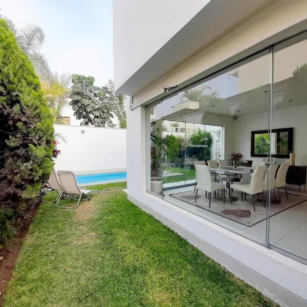 OPORTUNIDAD, BAJO DE PRECIO! Casa  moderna minimalista en SIRIUS, LA MOLINA. — foto 2