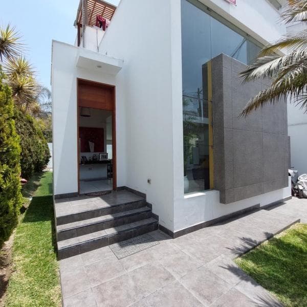 OPORTUNIDAD, BAJO DE PRECIO! Casa  moderna minimalista en SIRIUS, LA MOLINA. — foto 1