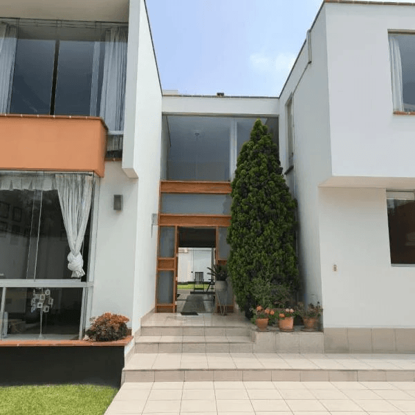 Casa en venta en zona cerrada con parques privados  Rinconada Alta  La Molina — foto 3