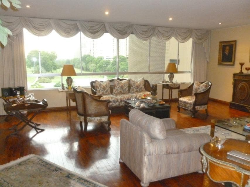 ESTUPENDO DPTO. CLÁSICO, AMBIENTES AMPLIOS, VISTA AL GOLF (No ruido) — foto 1