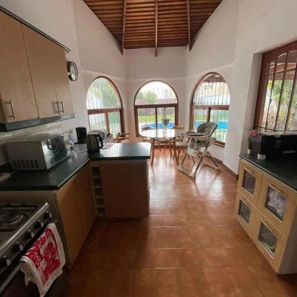 Oportunidad - VENTA DE CASA EN EL SOL DE LA MOLINA — foto 4