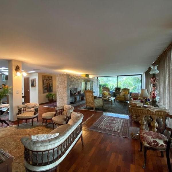 VENTA DE HERMOSA CASA CON JARDINES EN LA MOLINA — foto 4