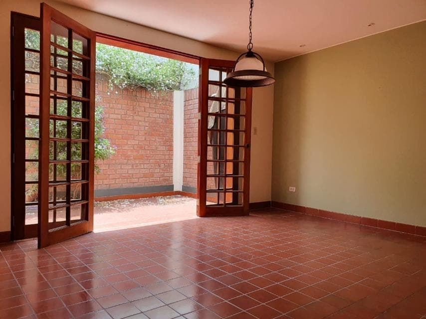 VENTA DE CASA CONSERVADA EN LA MOLINA. — foto 3