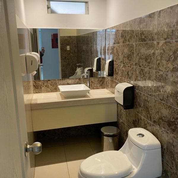 Super Oportunidad !!! Se Vende Excelente local comercial en el POLO — foto 14