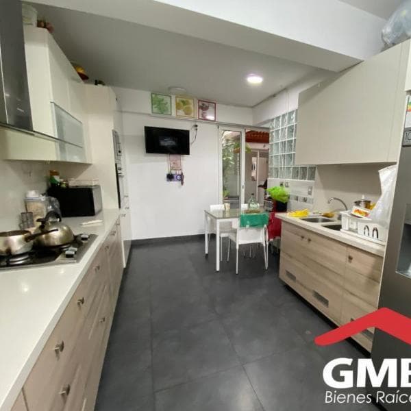 VENTA DE AMPLIO DPTO., ASCENSOR DIRECTO, 3D, TERRAZA, SAN ISIDRO — foto 5