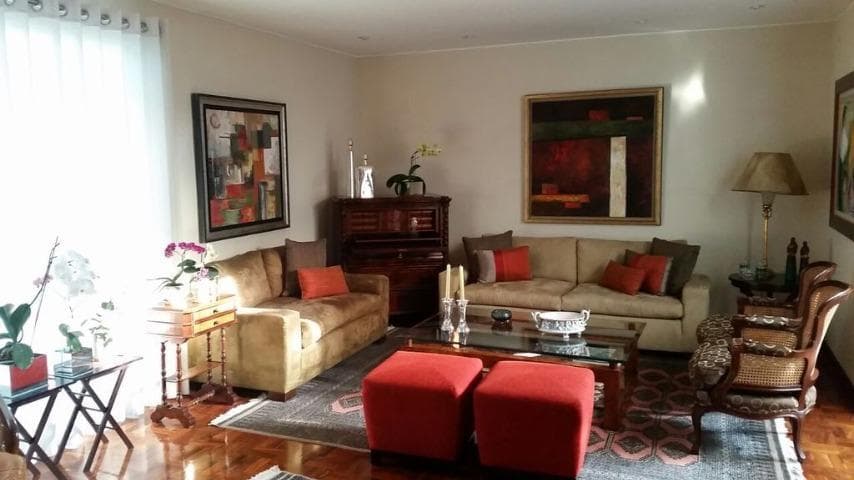 HERMOSA CASA EN VENTA EN MAGDALENA LIMITE SAN ISIDRO — foto 1