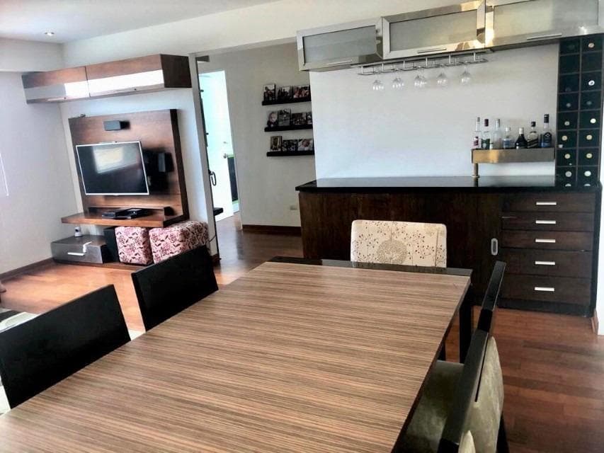 SAN ISIDRO LIMITE MAGDALENA CALLE PEGADA AL MALECÓN, ZONA TRANQUILA Y SEGURA DPTO 5TO PISO — foto 3