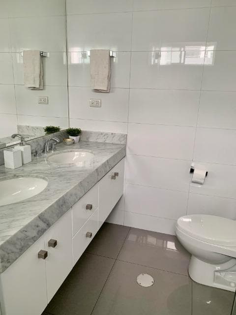 RODEADO DE PARQUES SE ENCUENTRA ESTE DEPARTAMENTO EN VENTA EN MIRAFLORES LIMITE CON SAN ISIDRO — foto 5