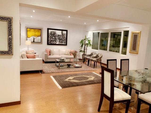RODEADO DE PARQUES SE ENCUENTRA ESTE DEPARTAMENTO EN VENTA EN MIRAFLORES LIMITE CON SAN ISIDRO